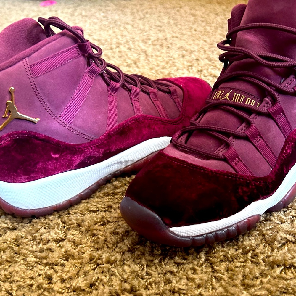 Air Jordan 11 velvet heiress size 5.5y Brand New no box